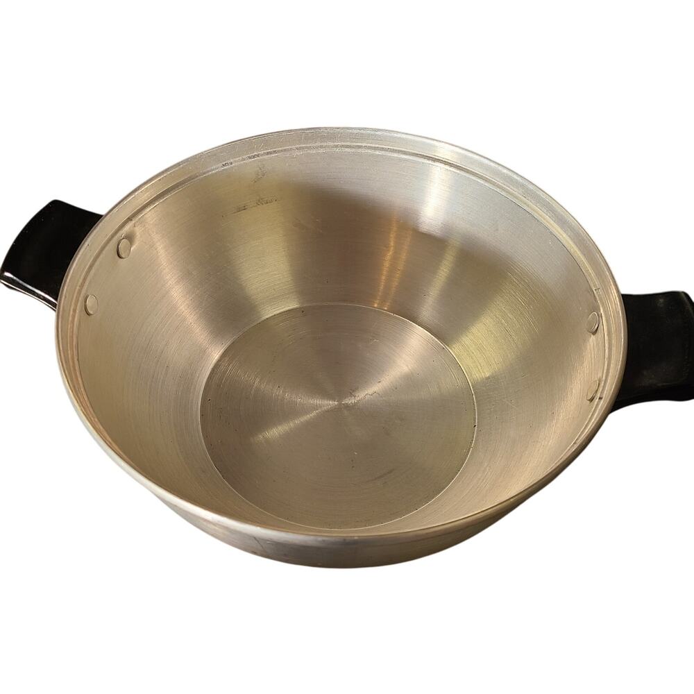 West Bend USA Made Aluminum Bun‎ Warmer 3 Piece Serving Oven Vintage - Picture 3 of 7